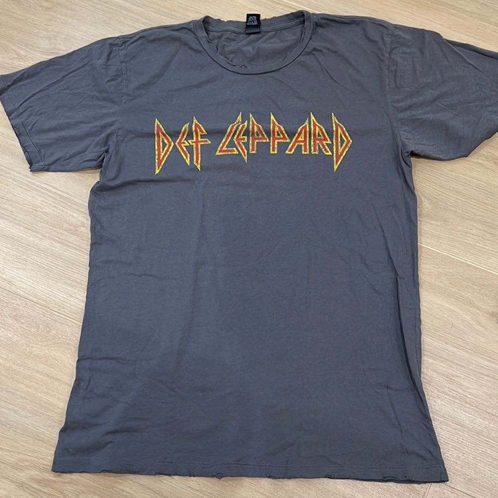 Def leppard t-shirt